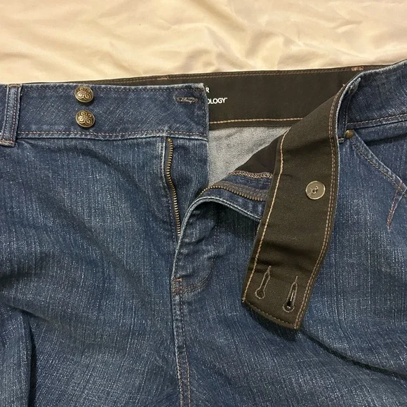 Lane Bryant Tight Tummy Tech flare Jeans Dark Wash size 22 - Picture 5 of 11